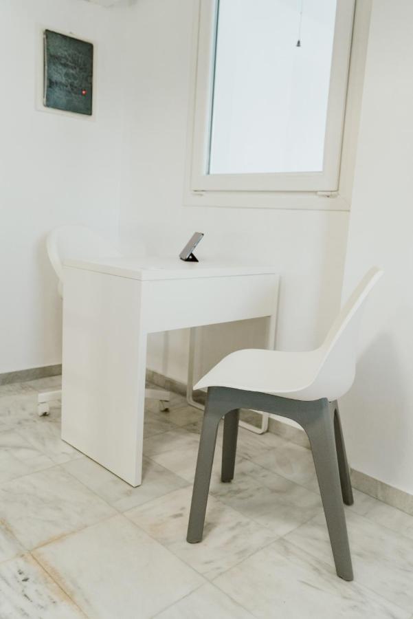 Blue And White Luxury Suites Nea Kallikrateia Exterior foto