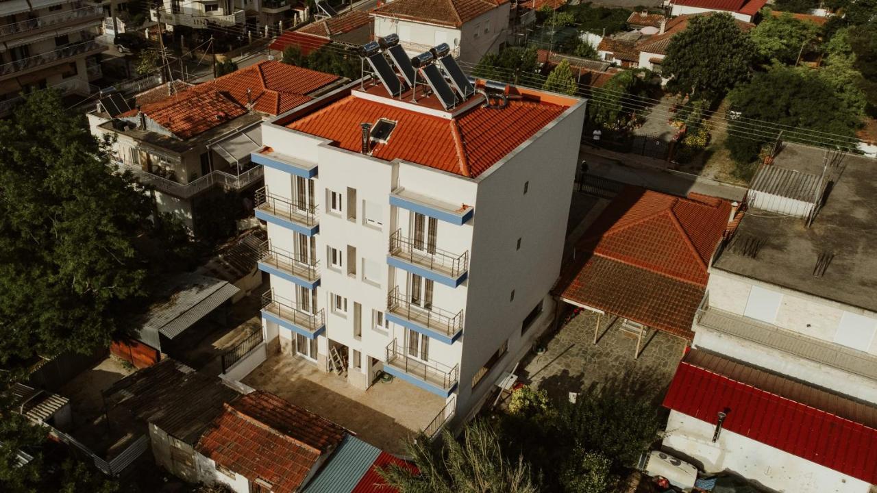 Blue And White Luxury Suites Nea Kallikrateia Exterior foto