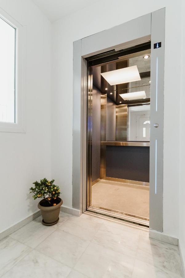 Blue And White Luxury Suites Nea Kallikrateia Exterior foto
